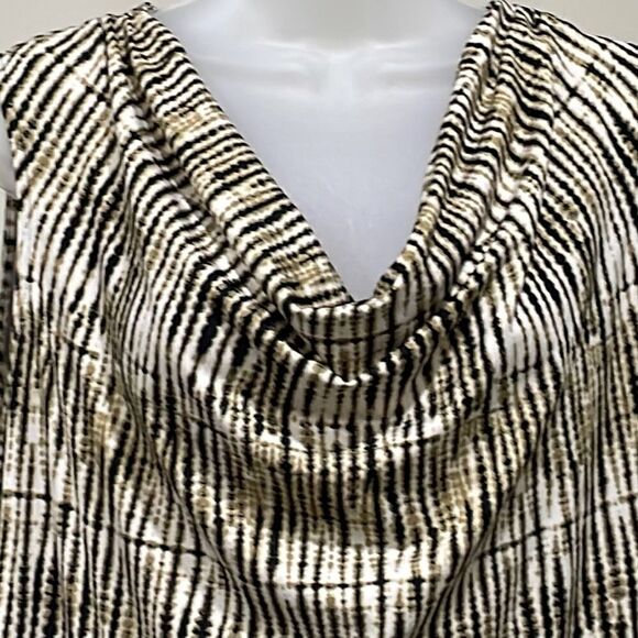 NWOT Dress Barn Cowl Neck sleeveless blouse. Size 1X. 18/20 - Picture 2 of 9